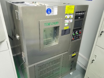 高低溫濕熱試驗設(shè)備.jpg