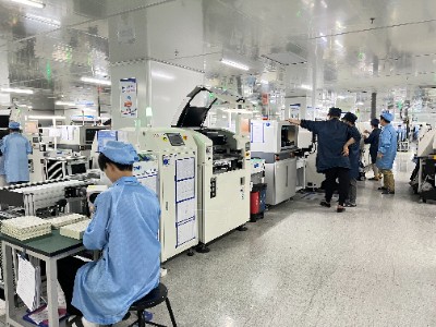 pcba加工現(xiàn)場.jpg