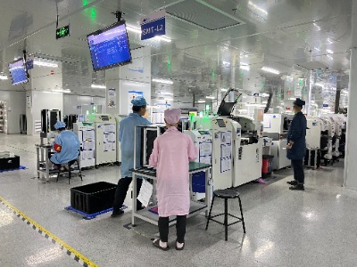 SMT貼片現(xiàn)場.jpg